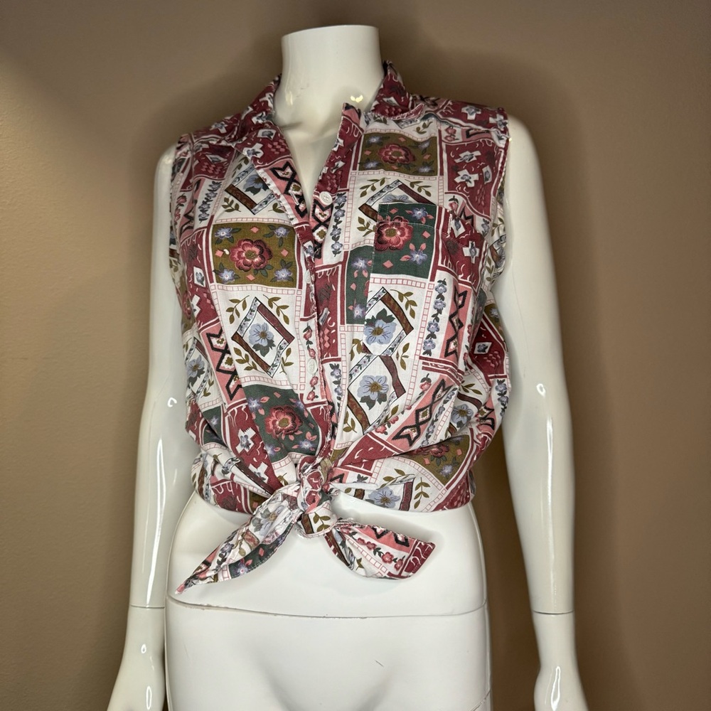 Women’s sleeveless western top